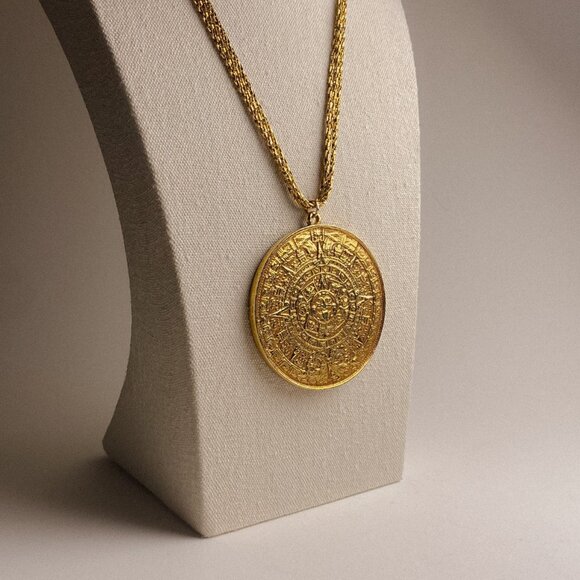 Vintage Alva Museum Replicas Aztec Calendar Stone Medallion Relic Gold Necklace - Picture 12 of 13